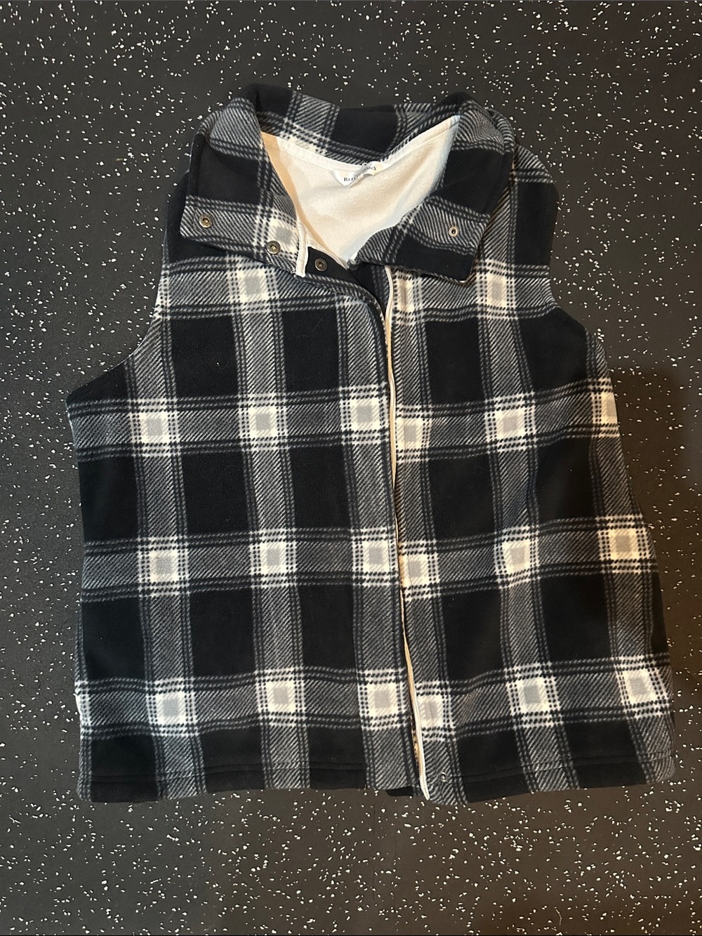 Women’s northern reflections Black & White Plaid Fleece Vest